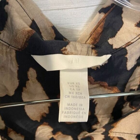 H&M XS Leopard Print Sleeveless Button-Up Blouse - Picture 3 of 4